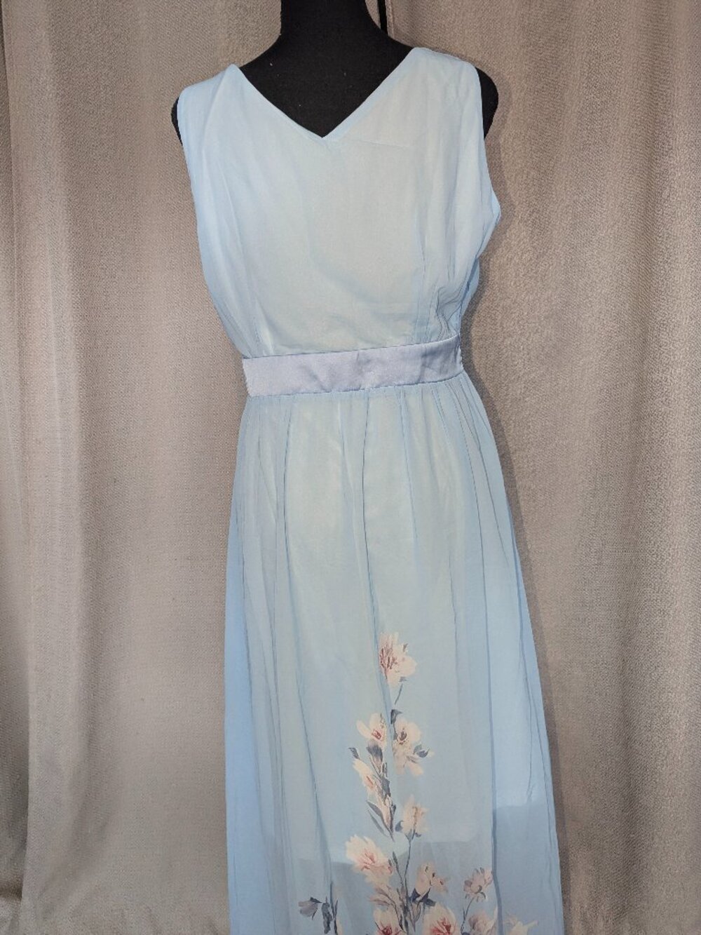 Light Blue Floral V-Neck Sleeveless Midi Dress